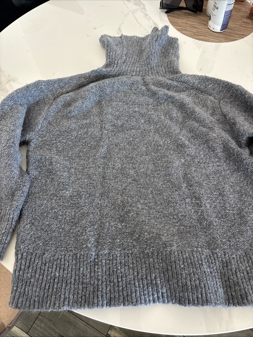 GAP Women's Gray Ribbed Turtleneck Sweater